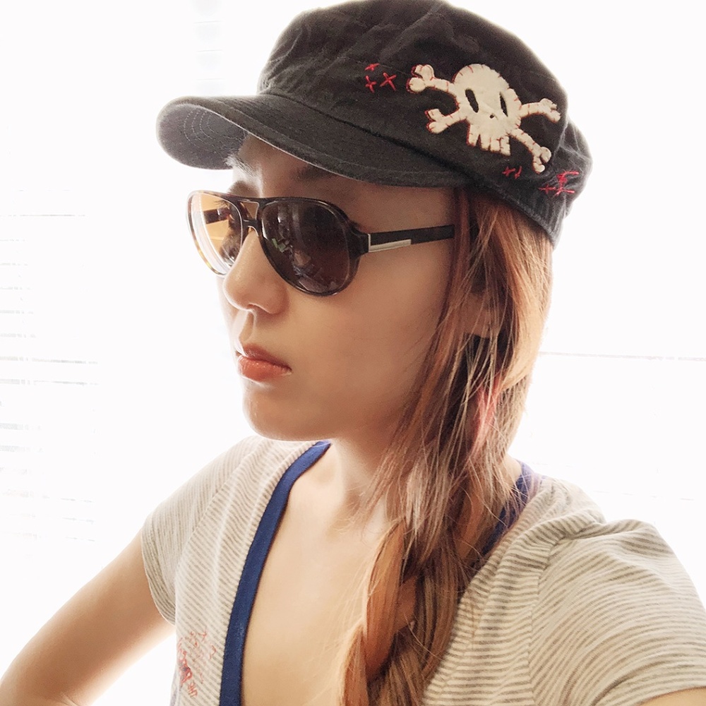 2000s Y2K vintage Edgy Black Cap with Skull Design